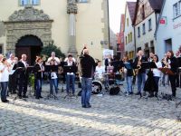 45 Sulzfeld am Main_Brassband vor dem Rathaus